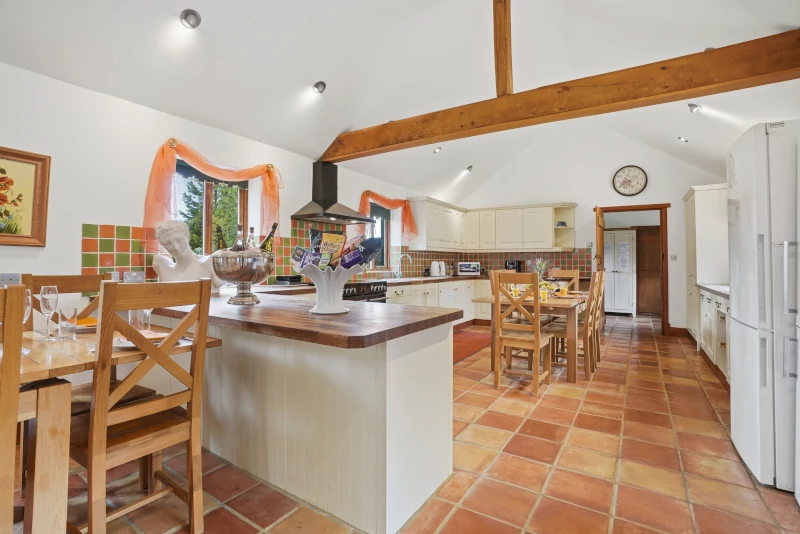 self catering large kitchen
